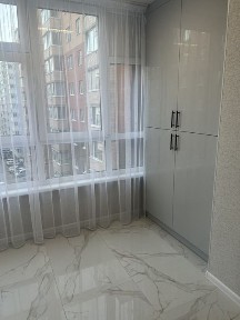 Продаж 1 к на Озерній