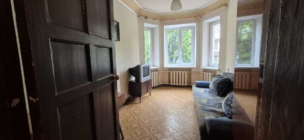 Продам 2к кв метро Научная, ул Космическая IN