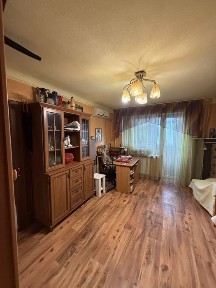 Продам 1 комнатную квартиру. Валдайская. Одесская. Основа