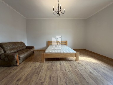 Продаж 3-кімнатної квартири в центрі Ужгород вул. Довженка 16