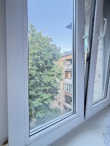 Київ, Шевченківський, Ольжича 17