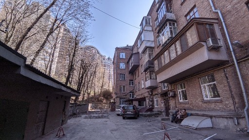 Киев, Леонида Первомайского ул., 9А