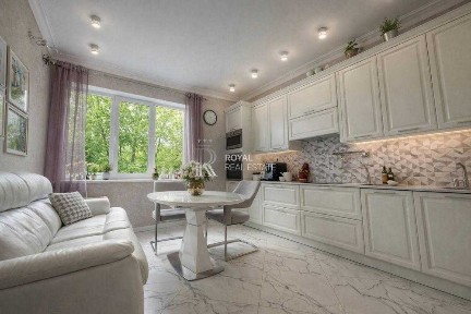 Продаж 2кім Квартири 82м2 Київ Голосіївський район вул. Лебедєва Академіка, 1 з ремонтом
