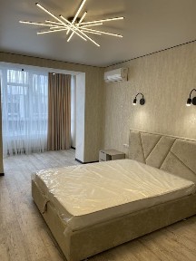 Перша здача квартири, з великою терасою