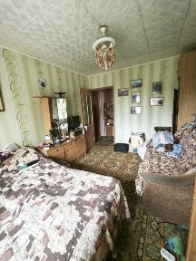 Продаю 2 кімнатну квартиру. Площа Перемоги