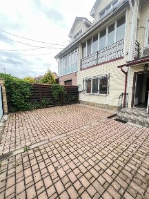 Продаж 3 поверхового таунхауса з ділянкою на 1.96 сотки, 217.9 кв. м, 5 кімнат, на вул. Ярова 154А • ID 34322476