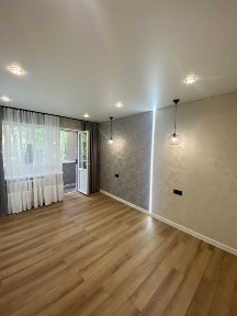 Продам 2к квартиру, 47кв. м, 2/5 пов, свіжий ремонт, Алмазний