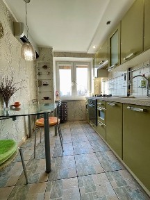 Продаж 2 к квартири вул. Бердянська район пр. Слобожанський, Макдональдс