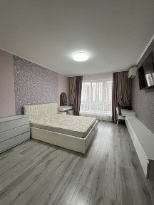 Здається в оренду 3 кімнатна квартира вул. Довженка