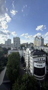 Київ, Шевченківський, вулиця Юрія Іллєнка 7
