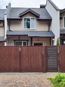Готовий таунхаус з ремонтом біля ТЦ Голлівуд від ВЛАСНИКА