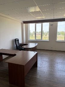 Здам свій офіс в оренду 36,5 кв. м. в БЦ на вул. Церковна 19