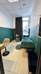 Центр. Оренда місця для майстра лешмейкера / бровиста. Оренда кушетки