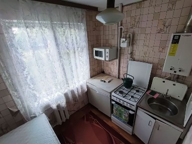 Продається трикімнатна квартира на масиві