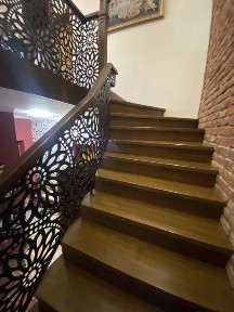 Продаж будинку в центрі міста