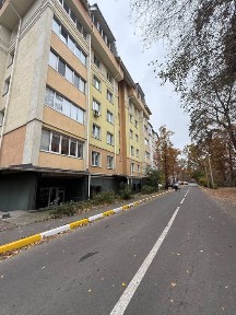 Комерційне приміщення для власного бізнесу.