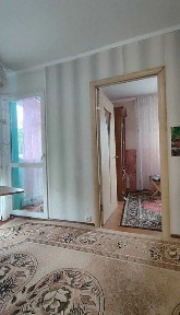 Продам 2 кімнатну квартиру в Дергачах по вулиці Садовій в цегляному будинку.