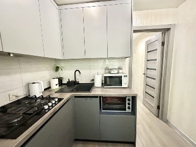 Продаж 3-кімнатної квартири з ремонтом