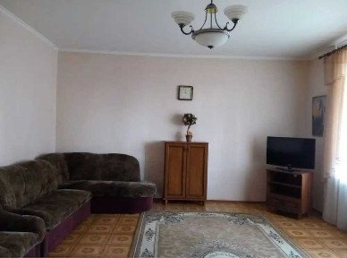 Продам по безналичному расчету 2к квартиру на ул. Уральская, середина Рабочей