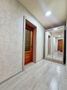 2 Кімнатна. Поруч з Дендропарк.