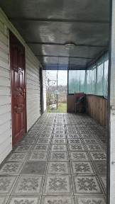 Продаж приватизованої земельної ділянки з гостьовим будиночком