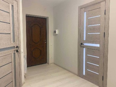 Продам простору квартиру в районі Чайки 2й поверх 76 м2