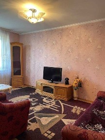 Продаж 3- кімнатної квартири з гаражем в центрі Тлумача