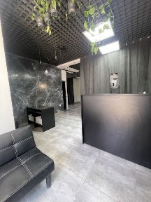 Поиміщення фасадне з великою прохідністю людей