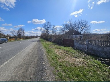 Продаж будинку з земельною ділянкою в с. Теклине