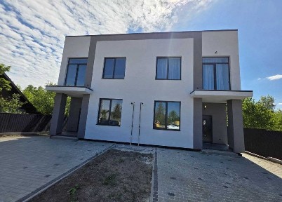 Продається котедж-спарка (дуплекс) 124 м² з газовим опаленням у с. Підрясне - 2 км до Львова
