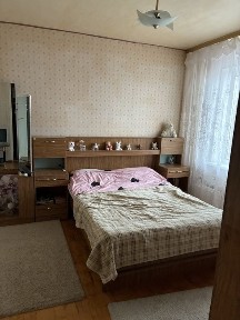 Продам двокімнатну вул Чорних Запорожців 70 Бровари