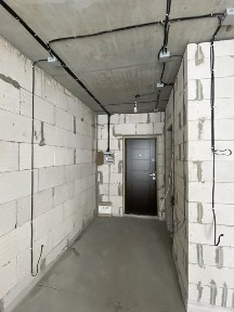 Без%Продажа квартири Купити квартиру Дарницький р-н з частковим ремонтом до метро 5хв на авто Оформлення право власності ! будинок заселений!