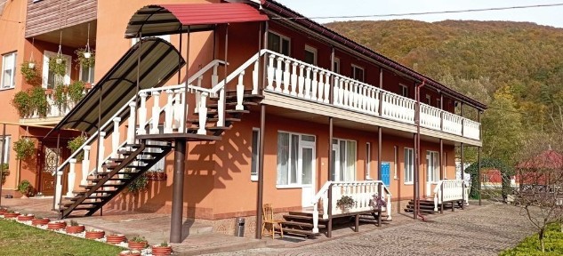 Ціну знижено! Продаємо садибу на курорті Поляна Солочин Закарпаття