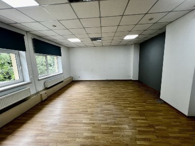Довготривала оренда офісу 57 м. кв. в БЦ по вул. Сахарова 42