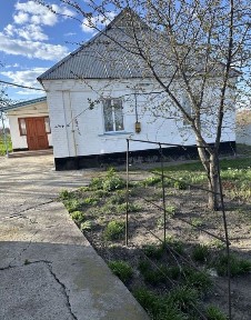 Продаж окремо стоящого будинку