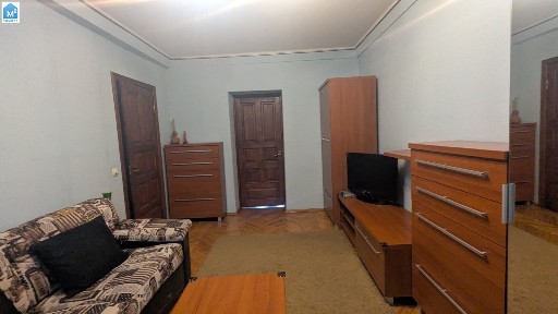 м. БРОВАРИ, Продаж 2-к. квартири 45.5 м², ЧОРНИХ ЗАПОРОЖЦІВ вул. 61а, /Короленка/