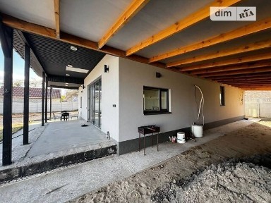 Продам новый дом с ремонтом в с. Обуховка (100 м. до леса)