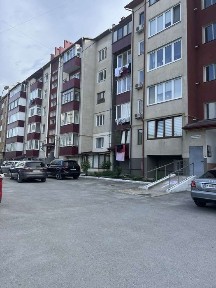 Здам комерційне приміщення біля 140-ї аптеки.
