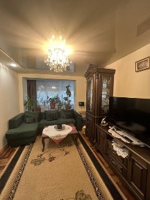 Продаж виликої квартири, Духновича.