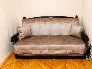 ВЛАСНИК БЕЗ КОМІСІІ продає свою 1к кв метро Шулявська пров. Машинобудівний, 27 балкон 3 поверх газ бойлер пральна машина кондиціонер меблі. ДЕРЖПРОГРАМИ