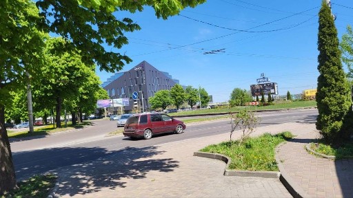 Комерційне приміщення без посередників 899м² 1 поверх фасад для середнього та великого бізнесу в ціні під чистову та всі комунікації опалення м. Рівне