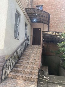 Продаж 3-х кімнатної квартири на Артинова в центрі міста
