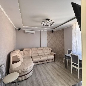 Сдам 3х комн ул. Средняя ЖК <a href='/newbuilding/1187/view/zk-luksemburg'>Люксембург</a>
