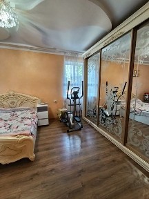 Продається будинок в районі Загребелля