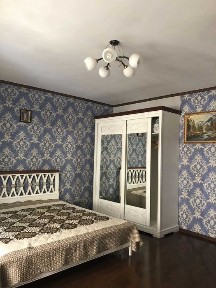 Оренда - 2-кімнатна квартира, вул. Русових (ближній центр)