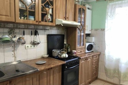 Здається 2 кімнатна поруч ліс та озеро.