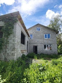 Продається Будинок на 2 сім'ї + гостьовий дом. Приватизована земля. Поруч парк Івана Франка та центр міста Н