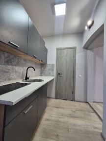 Продам 1 кімнатну квартиру. вул Андріївська