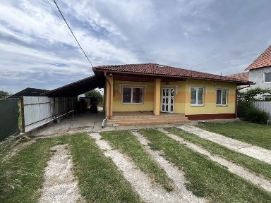 Продам будинок 103 м2 приват ділянка 16 сотин Берегівський р-н смт Батьово
