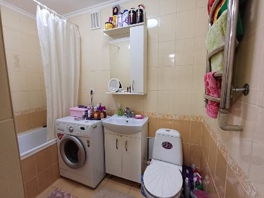 Продаж 2кім квартири біля центрального ринку